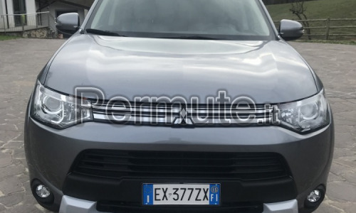 Mitsubishi Outlander PHEV ibrido 4wd