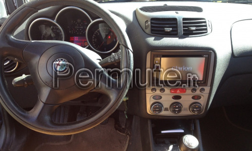 Permuto o vendo 2 auto alfa 147 1.9 jtd 16v mjet 140 cv e lancia t elefantino blu con auto a metano