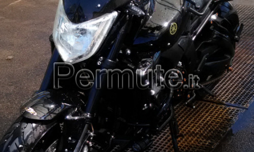 Valuto scambio (e/o vendo) FZ1 nera con MV 1090 RR o Piaggio Beverly 350 ABS ASR