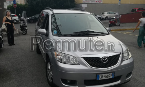 Mazda mpv 7 posti per auto più piccola