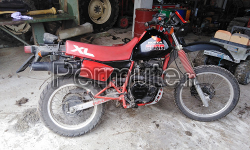 Vendo o scambio honda xl600 del 1985 originale e collaudata con moto da cross o cross targato