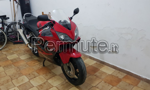 Scambio o vendo cbr 600 f anno 2006