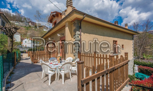 Abetone (Montagna Pistoiese) su 2 livelli bellissimo appartamento di montagna