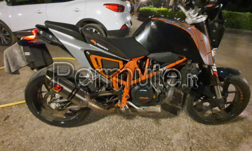 Vendo o scambio ktm duke 699