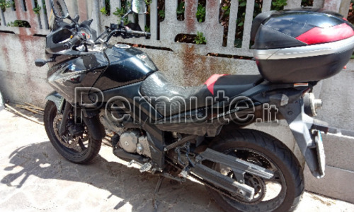 Vendesi o permuto Suziki Vstrom 650 DL ABS