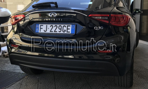 Infiniti q30 Premium