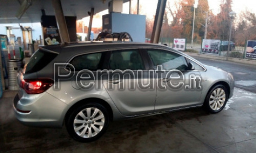 Opel Astra Sports Tourer del 2011 in permuta