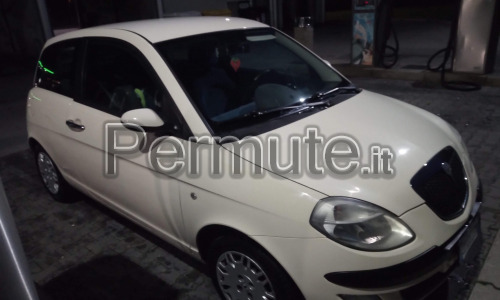 Scambio o permuto Lancia Ypsilon 04 con utilitaria 5 porte