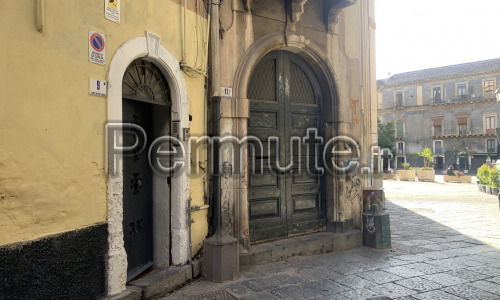 Centro storico Catania piazza teatro massimo