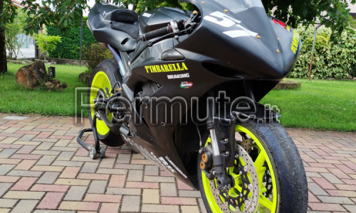 Yamaha r1 pronto pista