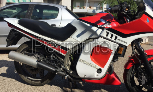 Vendo o scambio fantastica Honda Vf500f