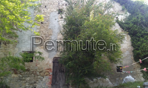 Stalla e fienile in unico corpo in sasso