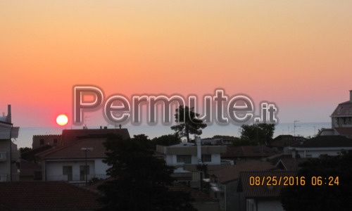 Attico di pregio recentissimo, vista mare e colline.