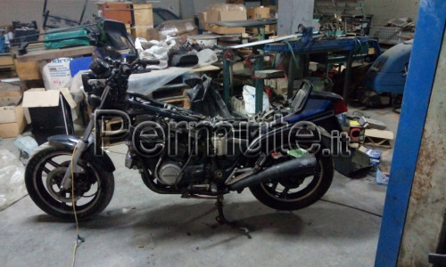 honda 750 vf permuto con motorino 50CC