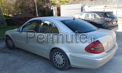 Scambio Mercedes con auto d'epoca