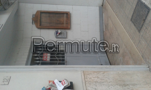 Locale commerciale sito in Ostuni (br) superficie 65mq adibito a pizzeria classe C2 permuto