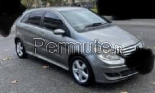 Scambio Mercedes classe B 200cdi serie sport anno 2006 con smart