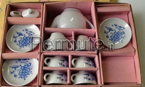 Toy Tea Set in ceramica