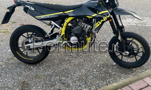 SCAMBIO SWM SM125 R CON AUTO NEOPATENTATI