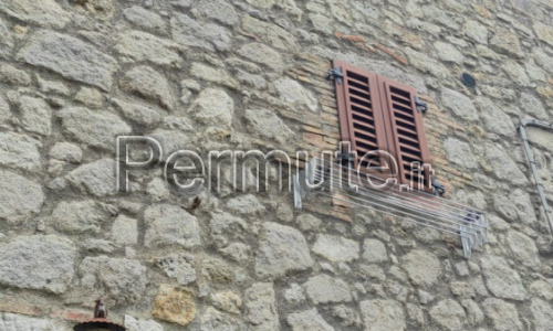 Permuta porzione casale Alta Maremma con appartamento al mare