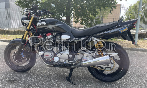 STUPENDA YAMAHA XJR 1300 SP