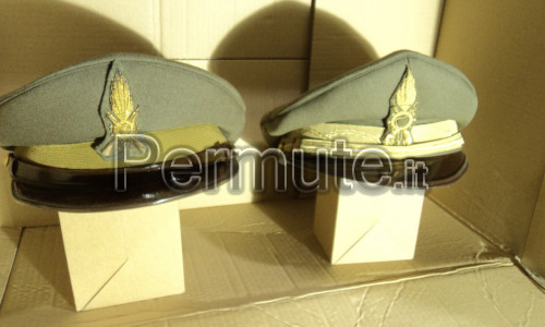 Berretti Militari Vintage - Coppia (Usata)