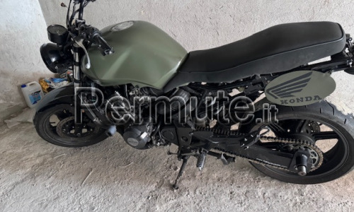 Honda cbf anno 2004 km 26000, scambio con scooter 125