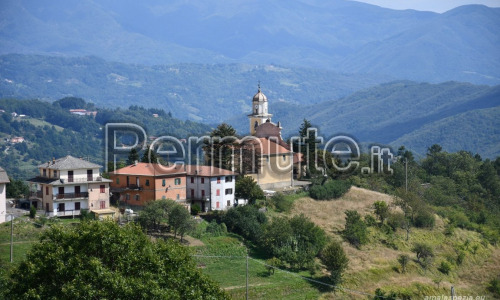 appartamento a Varese Ligure località Cassego tre camere da letto sala angolo cottura bagno arredato