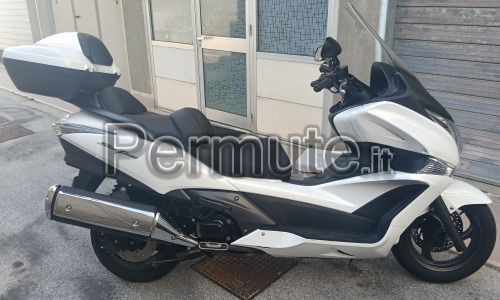 Honda Swt anno 2011 scambio alla pari con auto di mio gradimento