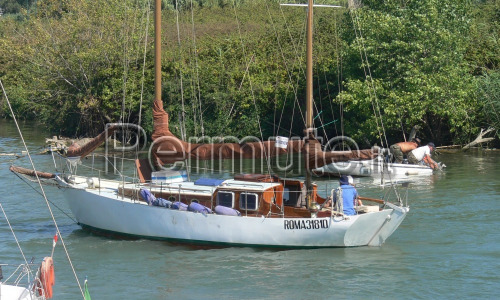 offro la mia barca a vela ketc 12MT:cabinata6 cuccette per auto MGA