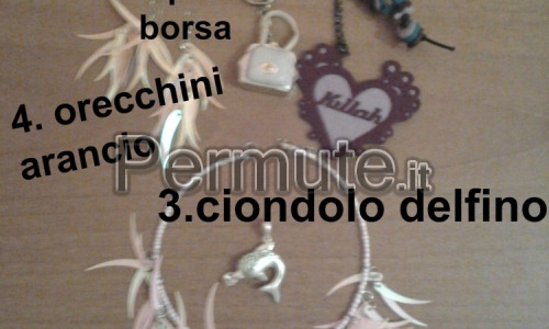 Orecchini, collana, ciondolo, orologio digitale, bracciale, 2 portachiavi