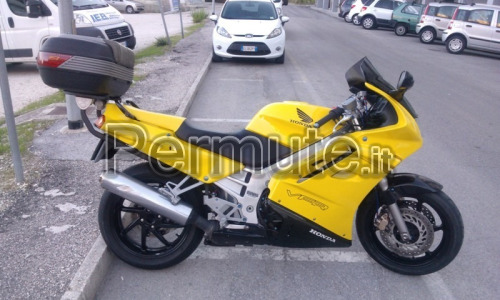 PERMUTO HONDA VFR 750 CON SCOOTER