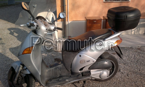 permuto scooter honda @ 150 cc