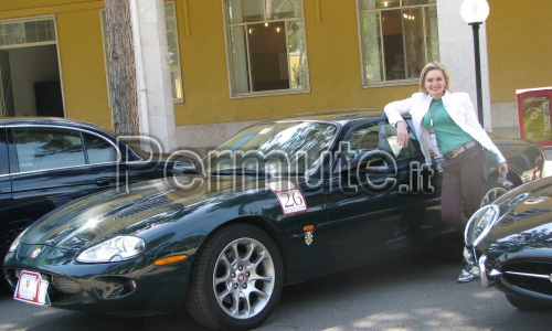 permuto con camper in buono stato la mia jaguar xkr del 2009
