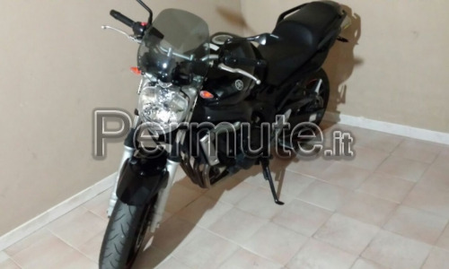 Permuto o vendo Yamaha Fz6 nera 600 cc in perfette condizioni